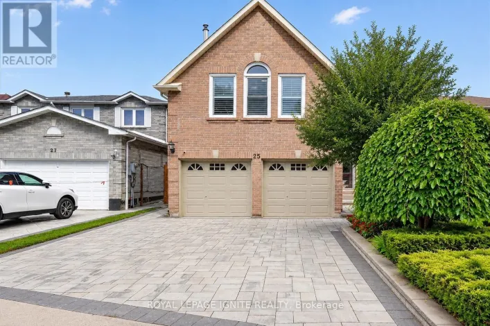 25 VALLEY CENTRE DRIVE, Toronto