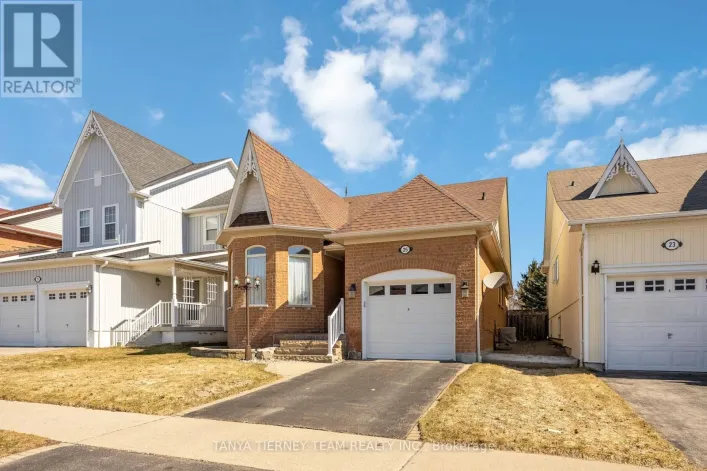 25 WILSHIRE DRIVE, Whitby