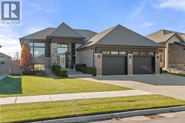 25 WOODLAND ST, Kingsville
