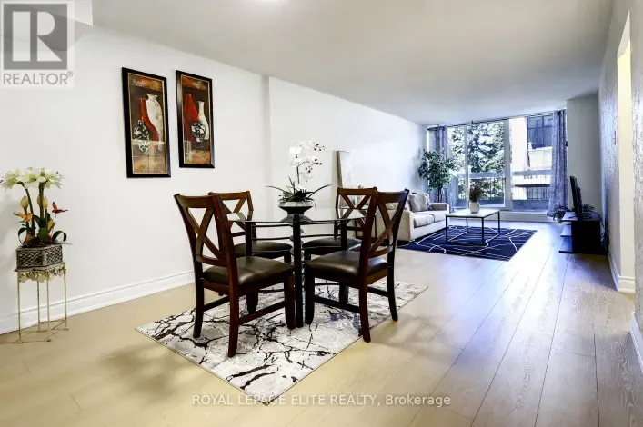 Row / Townhouse for sale: 250 - 2 VALHALLA INN ROAD, Toronto