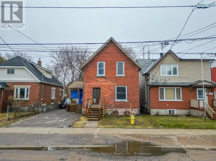 250 FIFTH AVENUE W, North Bay