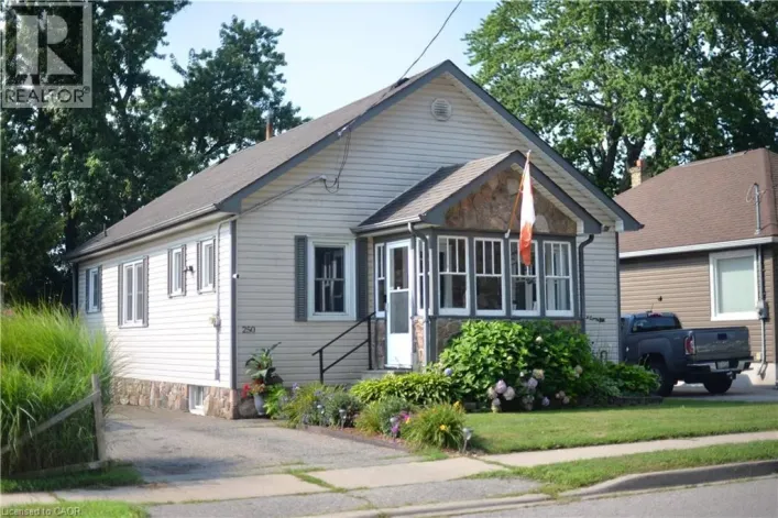 250 GROVE Street, Simcoe