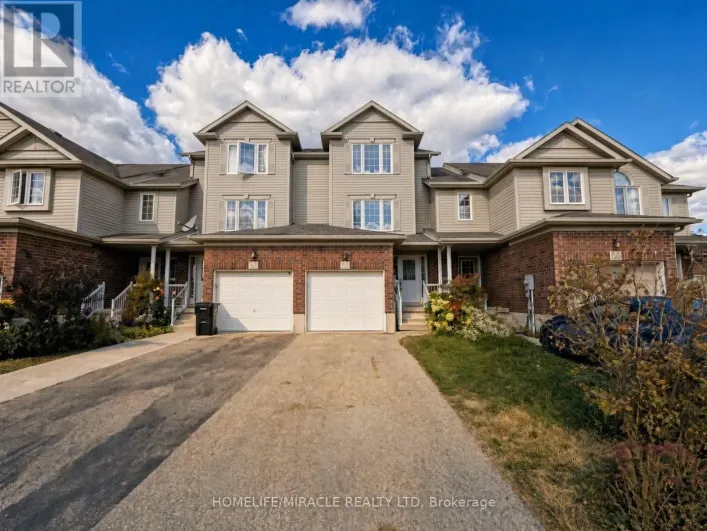 Row / Townhouse for rent: 250 PARKVALE DRIVE, Kitchener