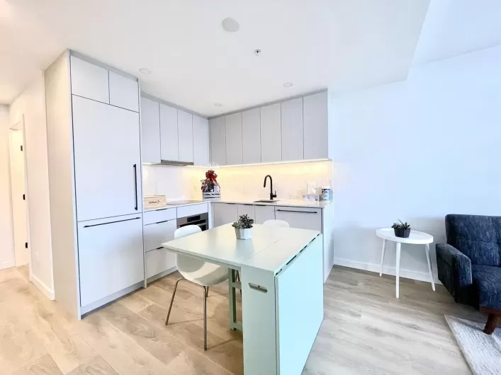 2501 13685 102 AVENUE, Surrey