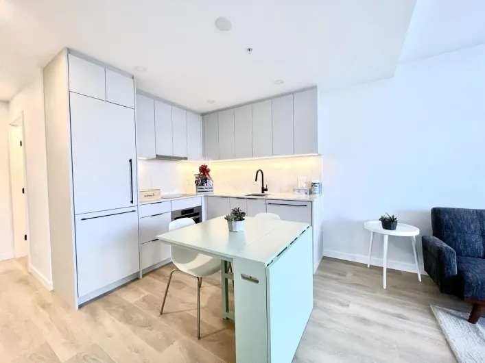2501 13685 102 AVENUE, Surrey