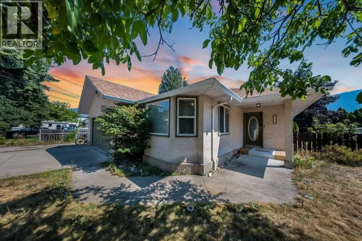 2507 COLUMBIA Avenue, Castlegar