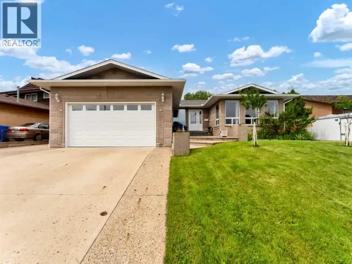 House for sale: 2508 12 Avenue SE, Medicine Hat