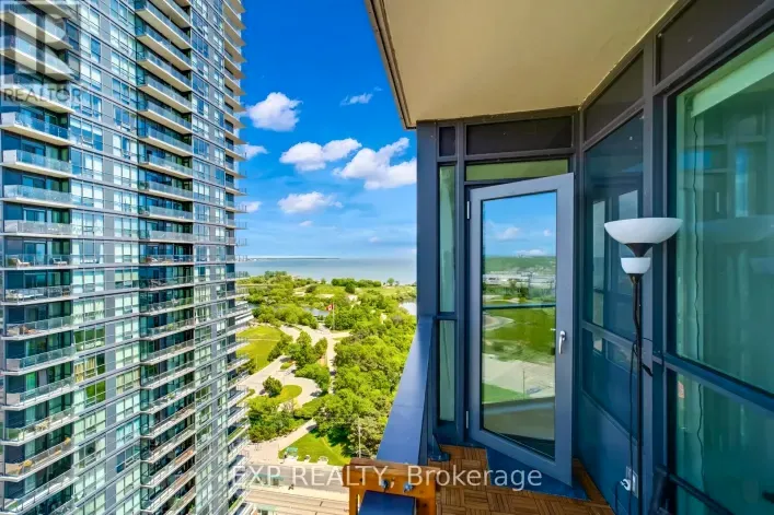 Apartment for sale: 2509 - 2212 LAKE SHORE BOULEVARD W, Toronto