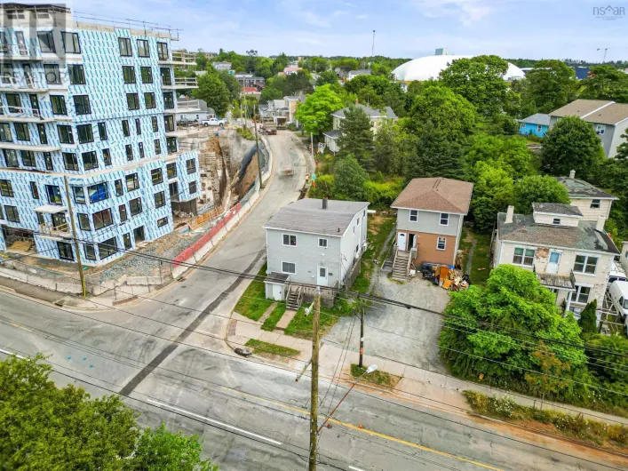 251 Pleasant Street, Dartmouth