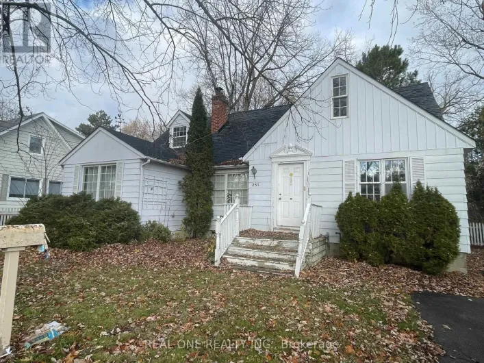 251 RICHMOND STREET, Richmond Hill