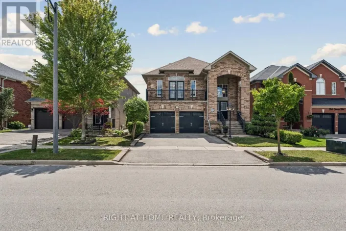 251 SONOMA BOULEVARD, Vaughan