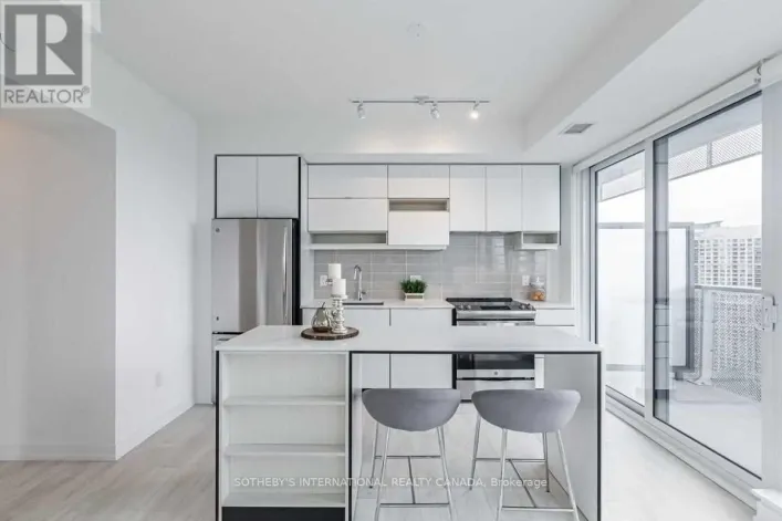 2510 - 4065 CONFEDERATION PARKWAY, Mississauga