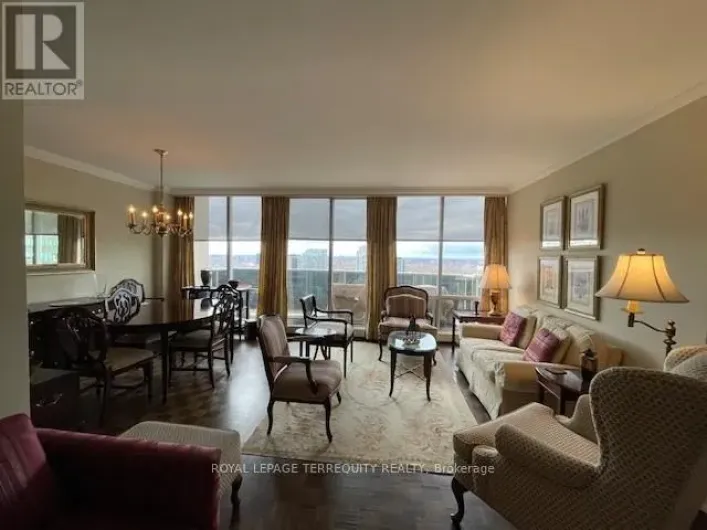 2511 - 400 WALMER ROAD, Toronto