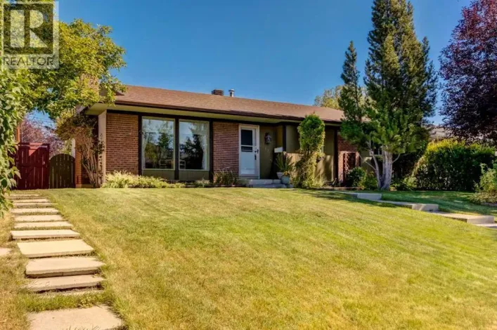 2512 106 Avenue SW, Calgary