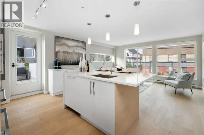 2512 FRASER STREET, Vancouver