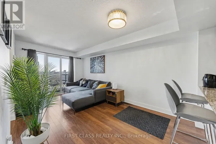 2519 - 135 VILLAGE GREEN SQUARE, Toronto