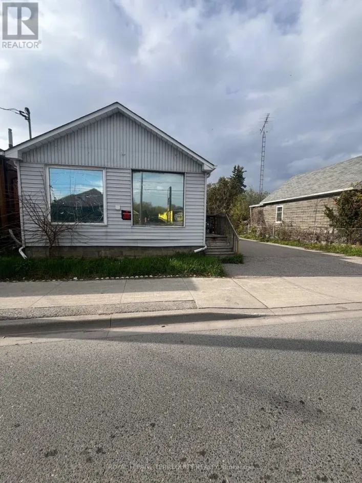 252 BLOOR STREET E, Oshawa