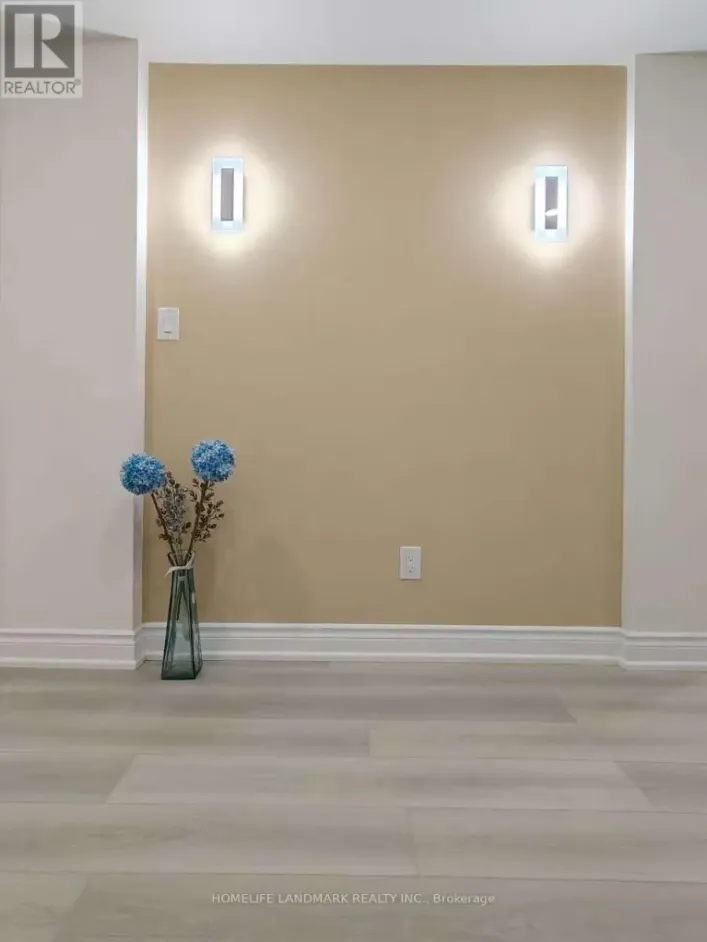 252 BOREALIS AVENUE, Aurora