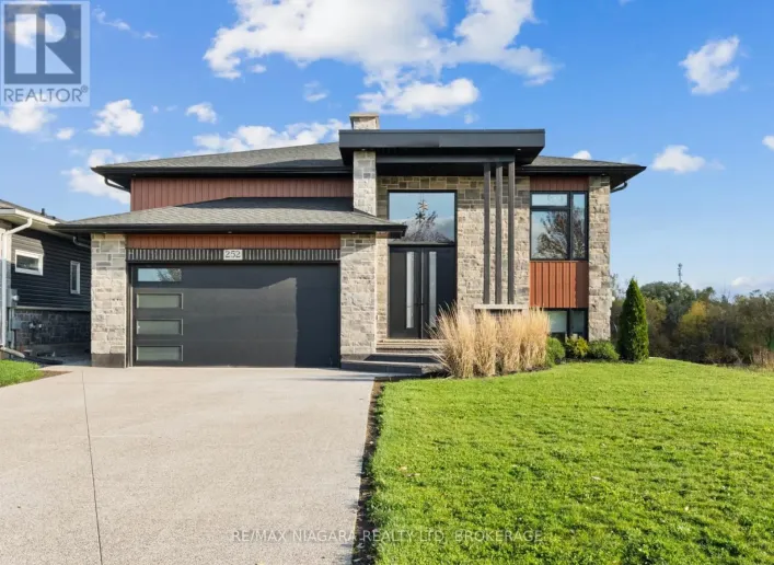 252 COLBECK DRIVE, Welland