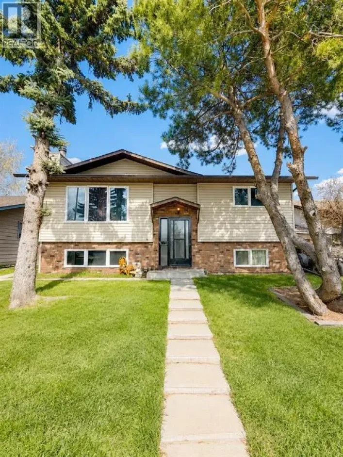 252 fallswater Road NE, Calgary