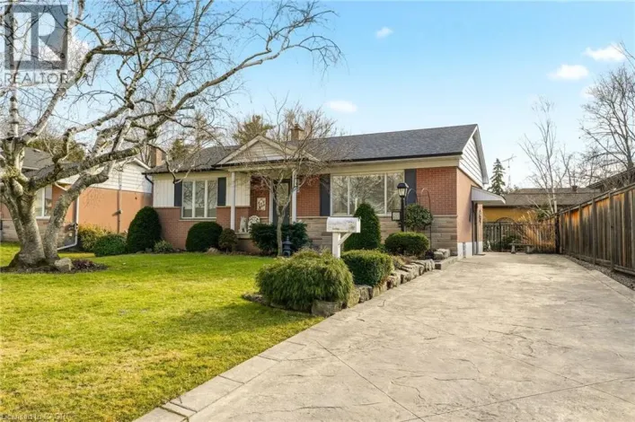 252 HAMMERSMITH Court, Burlington