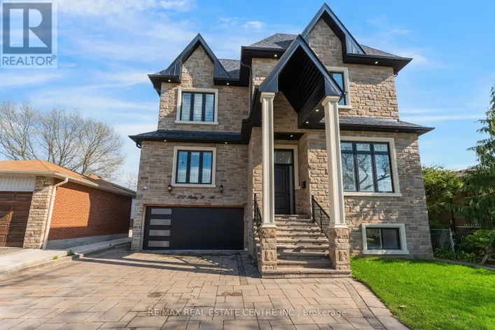 252 PAISLEY BOULEVARD W, Mississauga
