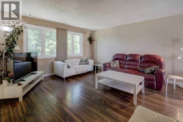 252 Rundleview Drive NE, Calgary