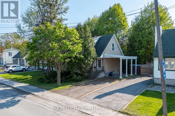 252 WOODROFFE AVENUE, Ottawa
