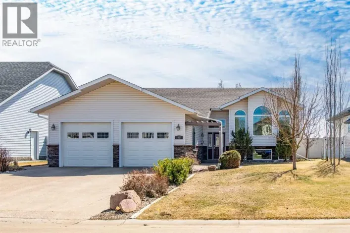 2521 10 Avenue, Wainwright