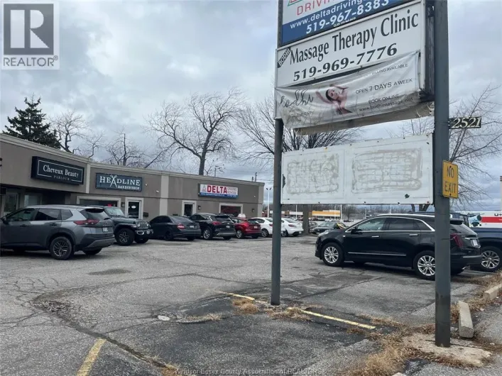 2521 DOUGALL Unit# 5, Windsor
