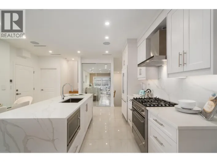 2523 W 8TH AVENUE, Vancouver