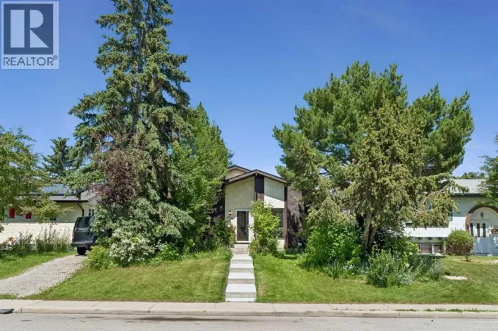 2524 106 Avenue SW, Calgary