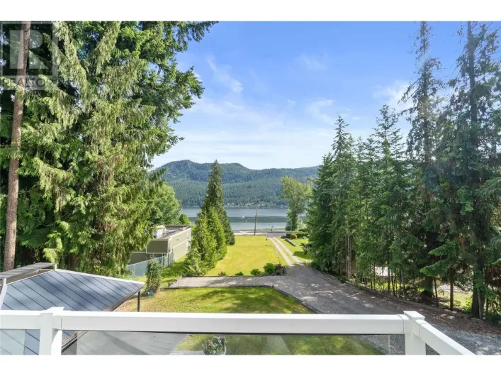 2524 Blind Bay Road, Blind Bay