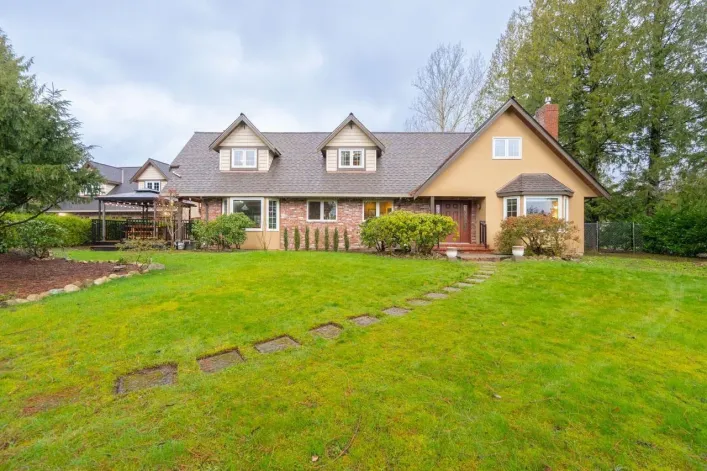 25243 68 AVENUE, Langley