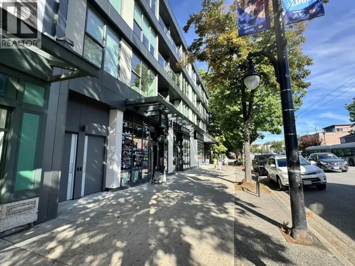 2525 W BROADWAY, Vancouver