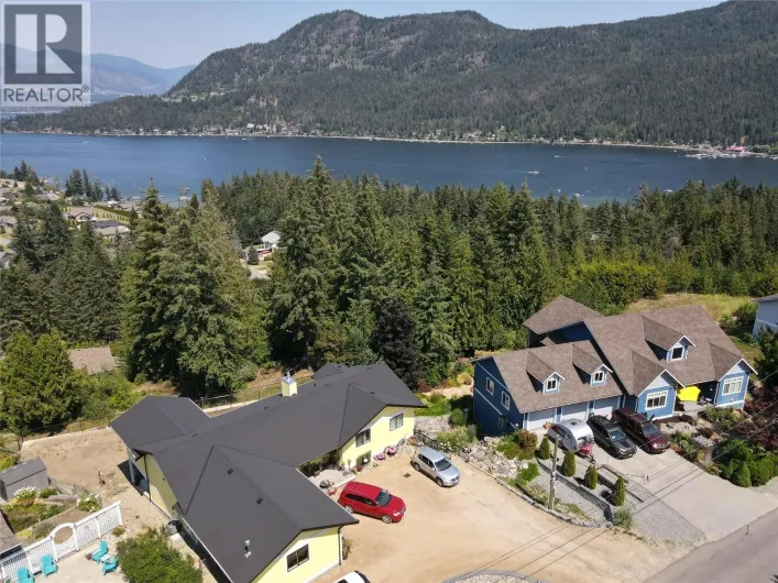 2526 Waverly Drive, Blind Bay