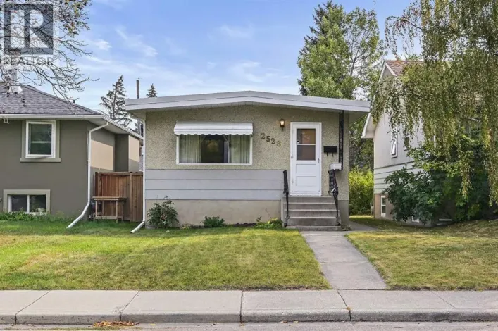2528 17A Street NW, Calgary