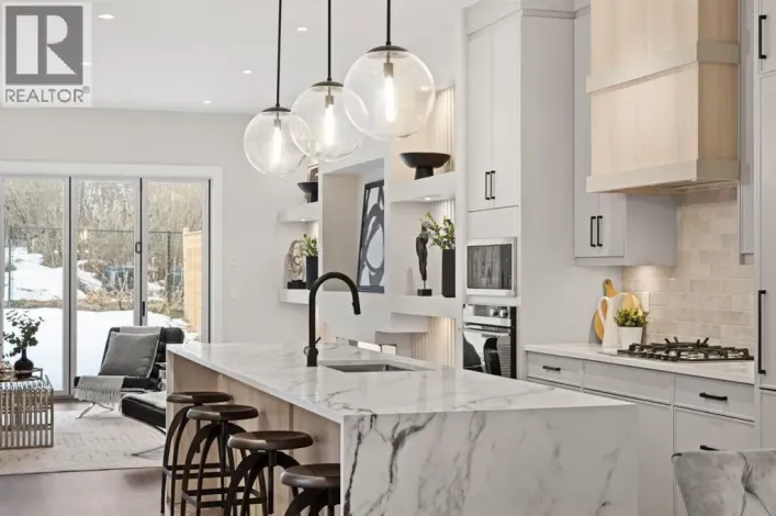 2528 7 Avenue NW, Calgary