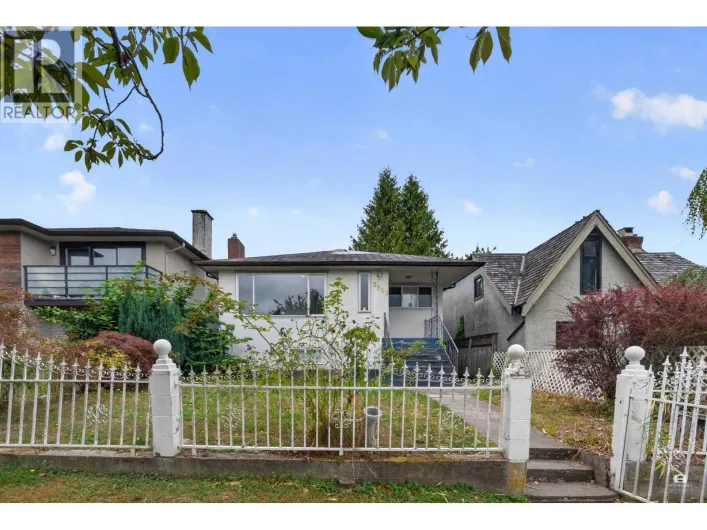 2528 E 24TH AVENUE, Vancouver