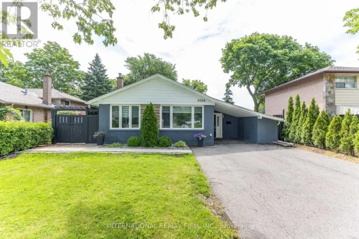 2528 TRUSCOTT DRIVE, Mississauga