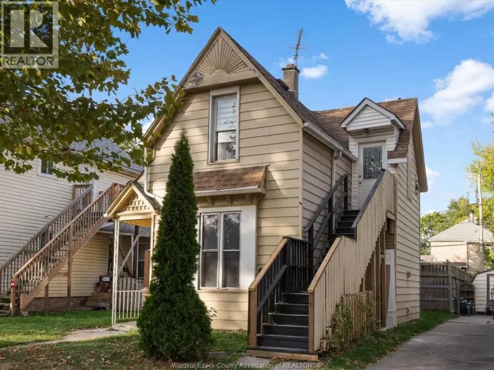 253 CURRY AVENUE, Windsor
