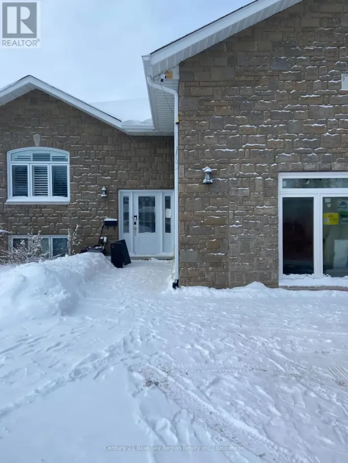 253 KINGSWAY AVENUE, North Bay