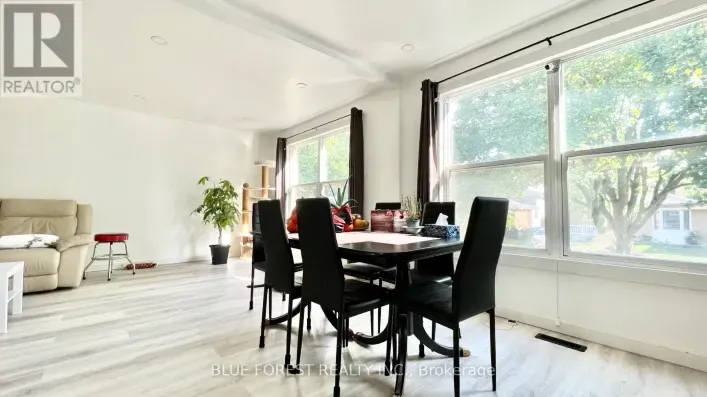 2-53 TUMBLEWEED CRESCENT, London South