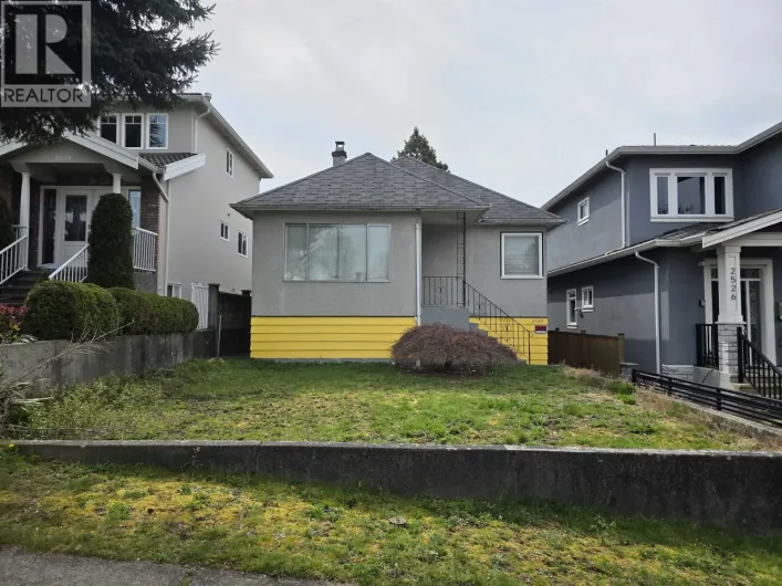 2530 7TH AVENUE, Vancouver