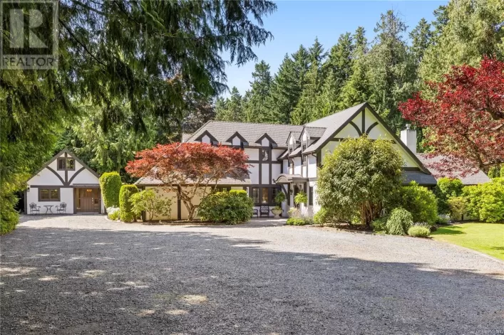 2534 Island Hwy W, Qualicum Beach