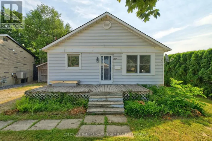254 MARLBOROUGH STREET, South Huron