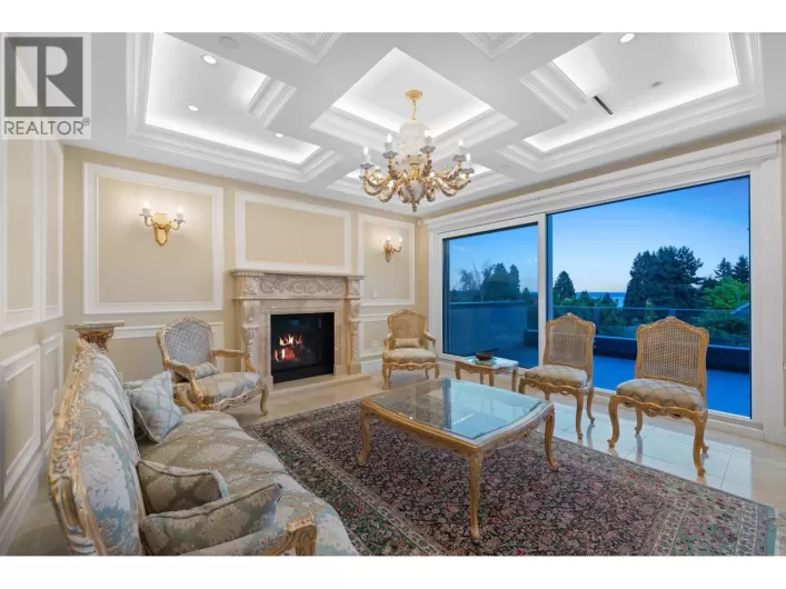 2540 MATHERS AVENUE, West Vancouver