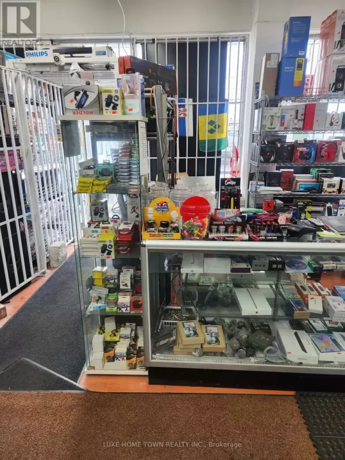 2541 FINCH AVENUE W, Toronto