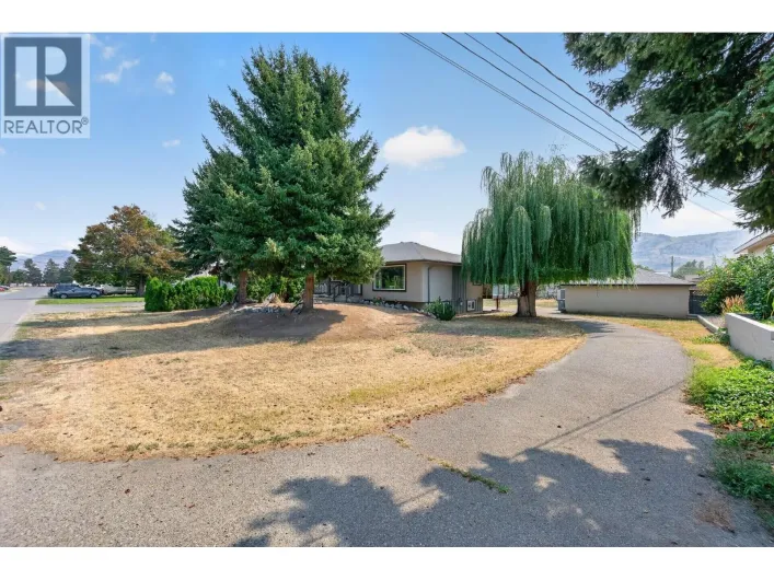 House for sale: 2545 YOUNG Avenue, Kamloops