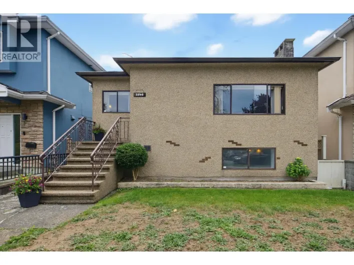 2546 NAPIER STREET, Vancouver